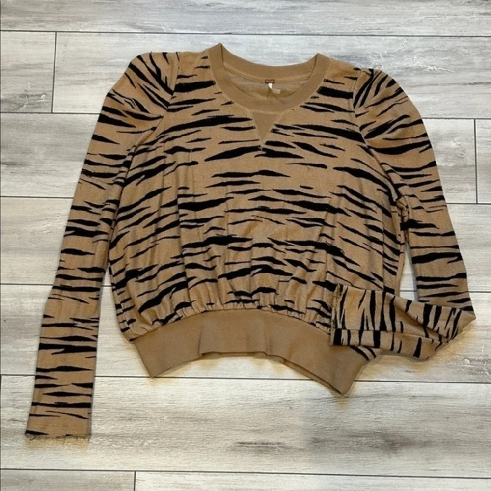 Free People brown zebra print long sleeve thermal shirt size medium